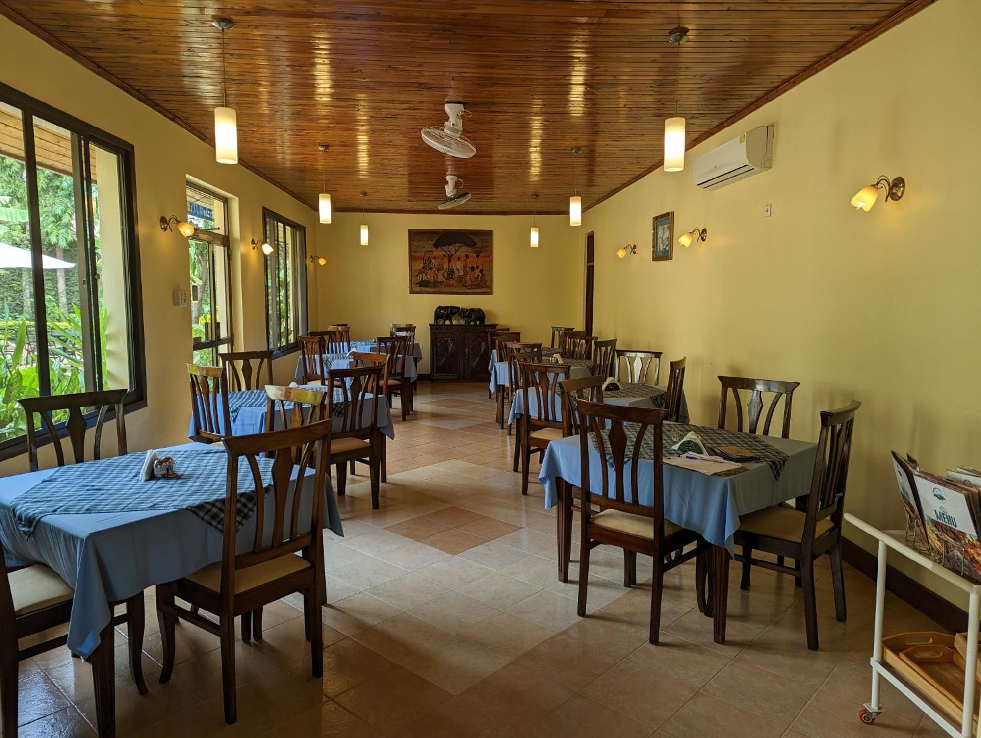 Parkview Inn Moshi Bagian luar foto