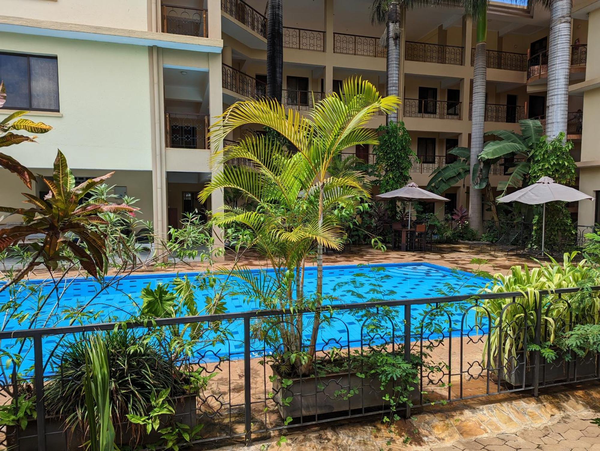Parkview Inn Moshi Bagian luar foto