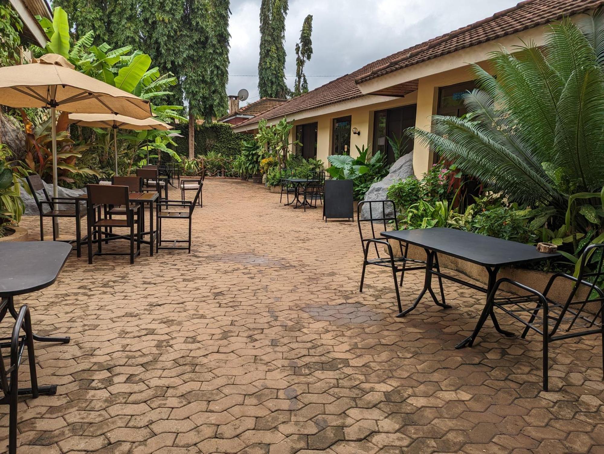 Parkview Inn Moshi Bagian luar foto