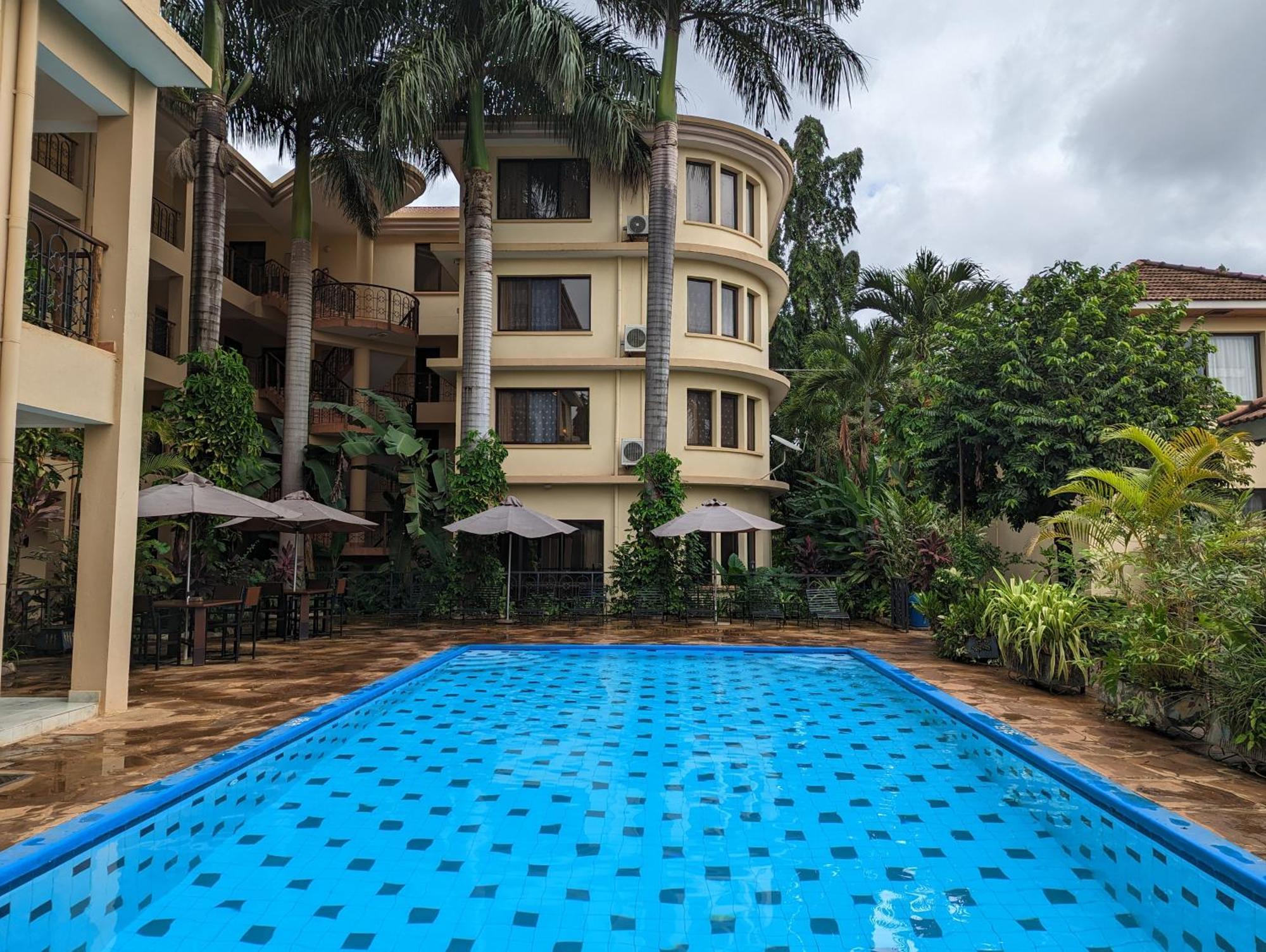 Parkview Inn Moshi Bagian luar foto