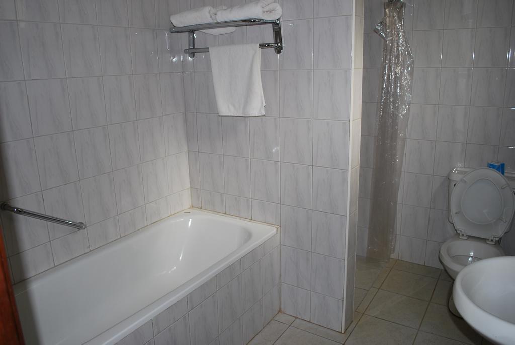 Parkview Inn Moshi Ruang foto