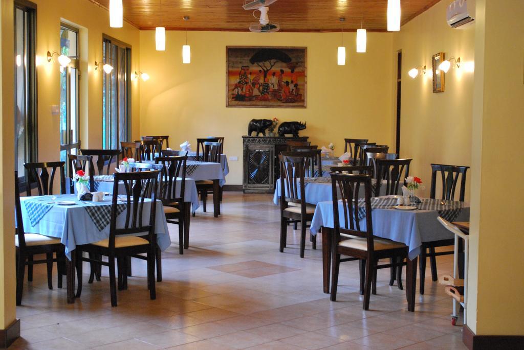 Parkview Inn Moshi Bagian luar foto